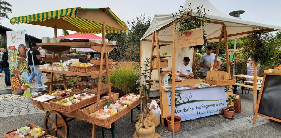 Sonntag, 21.09.2025 von 12.00 – 17:00 Uhr Apfelmarkt am Naturschutzhaus Weilbacher Kiesgruben